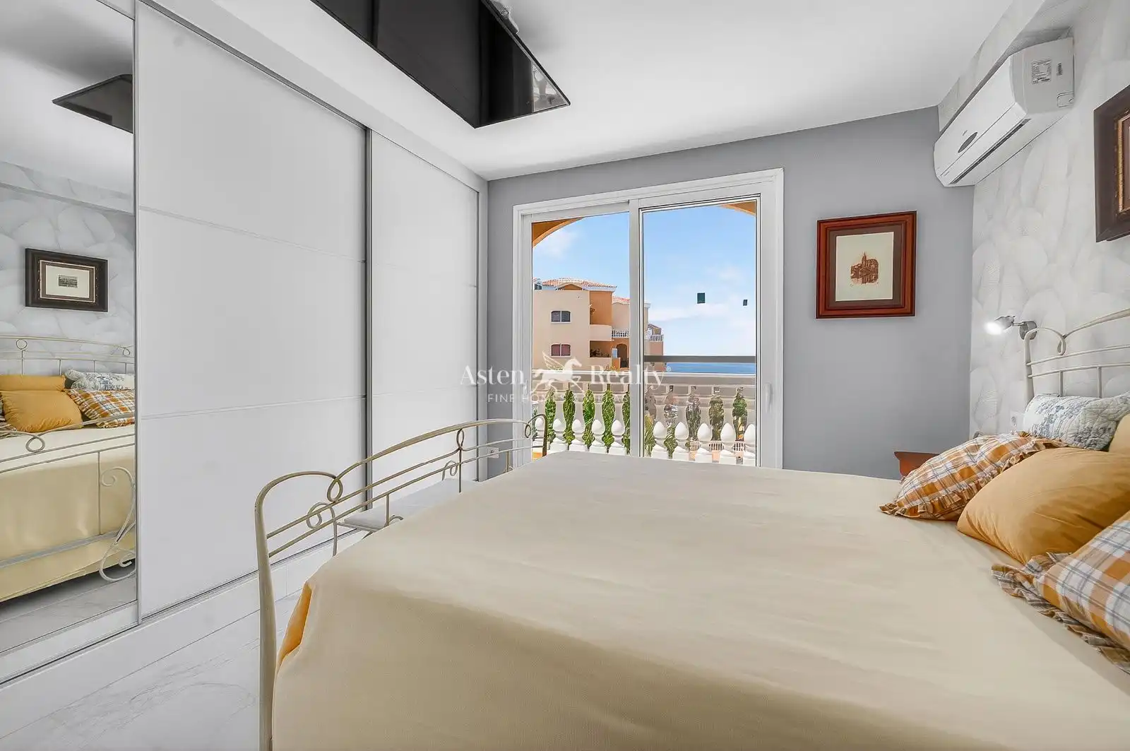 Schlafzimmer von Maisonette zum Verkauf in Arona mit Klimaanlage, Terrasse und Abstellraum