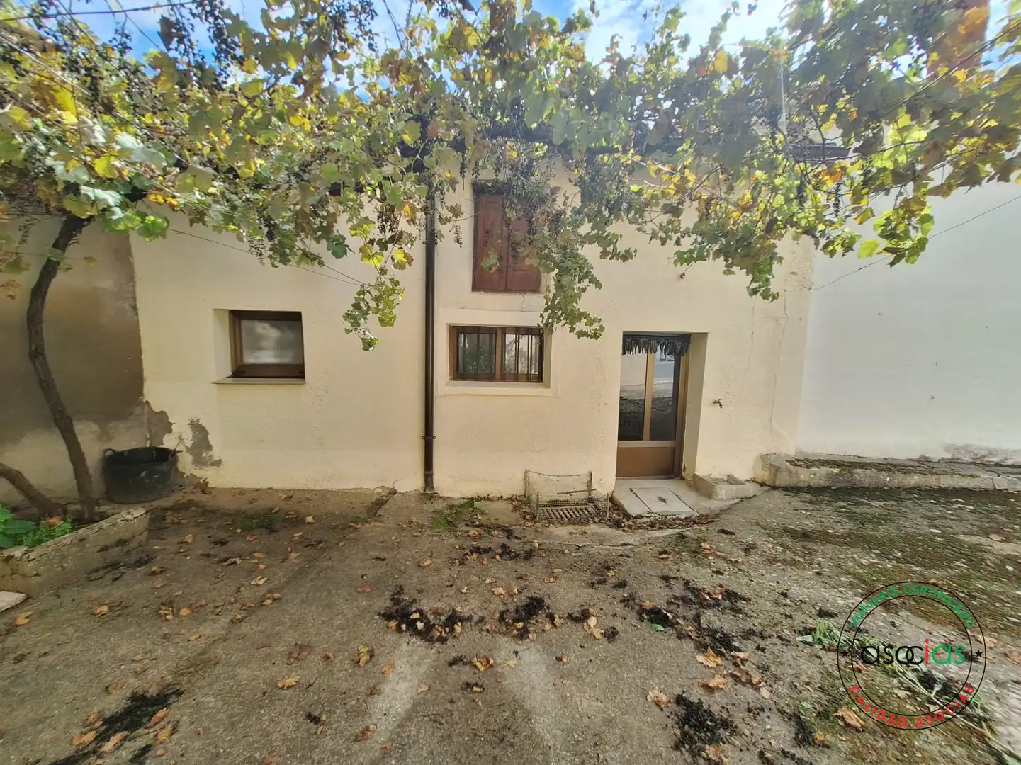 Vista exterior de Casa adosada en venta en Grajal de Campos con Calefacción, Jardín privado y Balcón