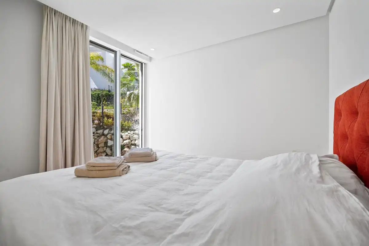 Habitación de Piso en venta en Marbella con Terraza y Piscina