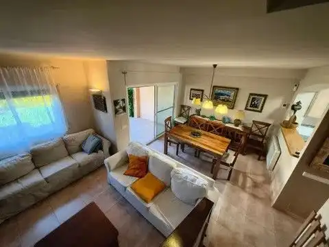 Sala d'estar de Casa adosada en venda en Pals amb Aire condicionat, Calefacció i Jardí privat