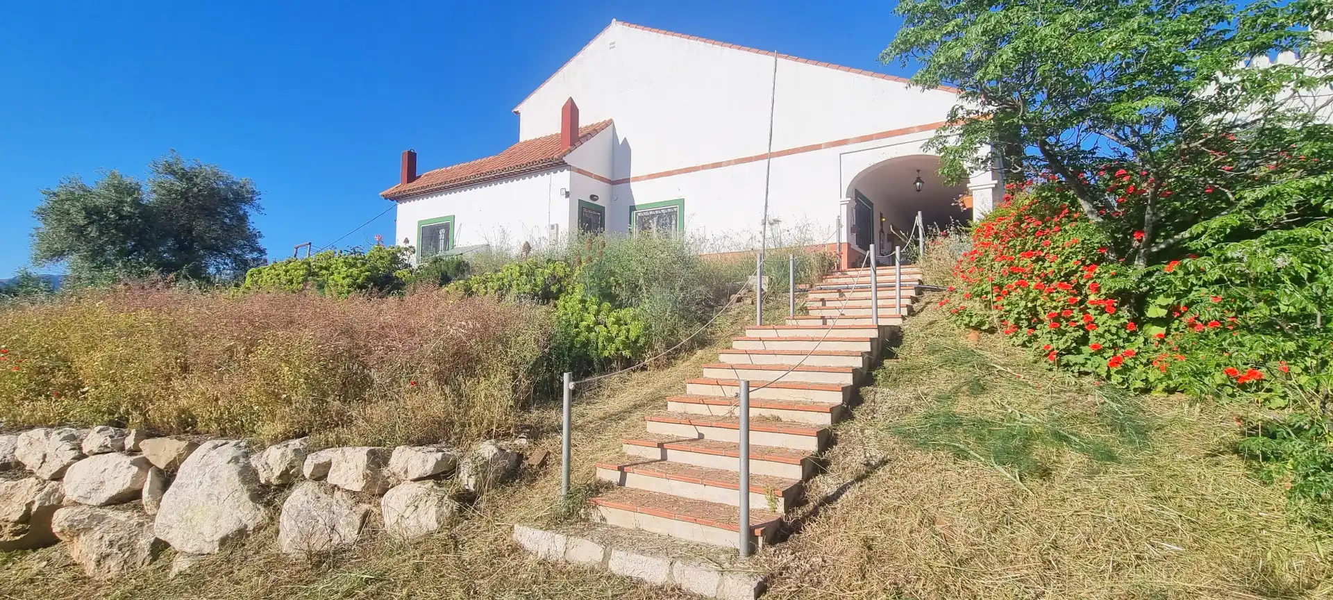 Vista exterior de Finca rústica en venda en Casabermeja amb Aire condicionat, Calefacció i Jardí privat