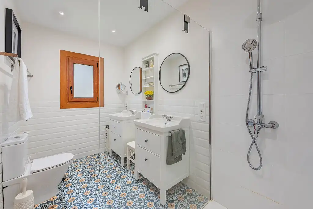 Badezimmer von Haus oder Chalet zum Verkauf in Sa Pobla mit Klimaanlage, Heizung und Privatgarten