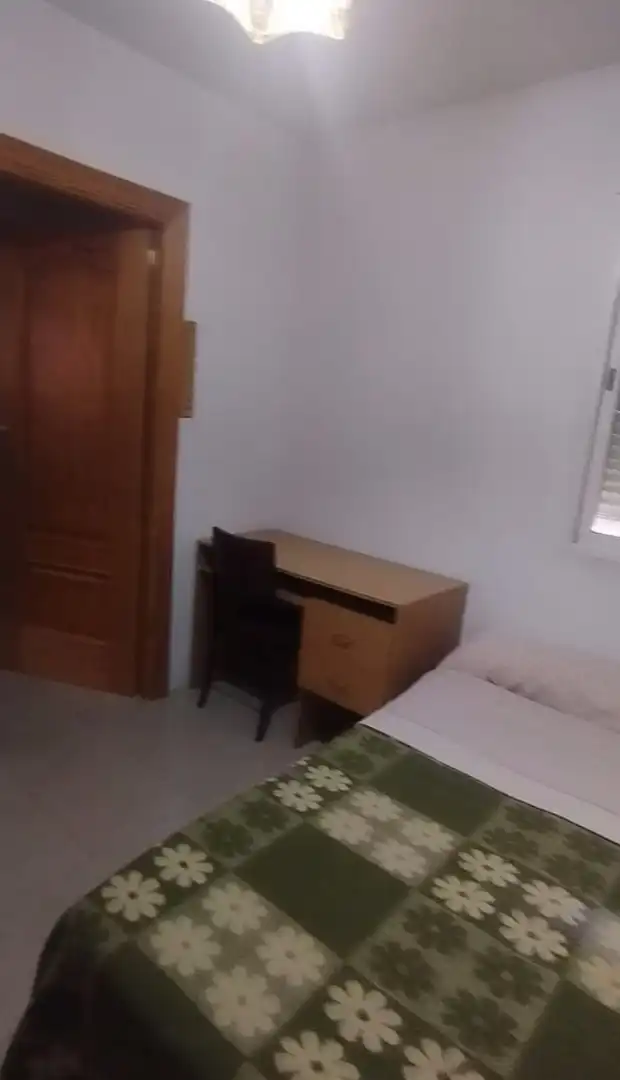 Dormitori de Casa o xalet en venda en Granada amb Terrassa, Piscina i Moblat