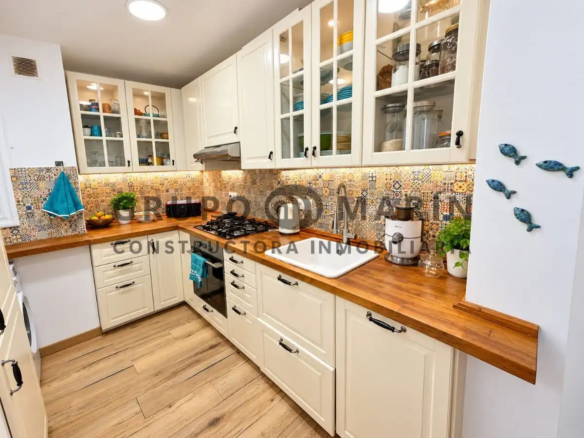 Flat with pool for sale in Avinguda Vila de Madrid, imagen 9