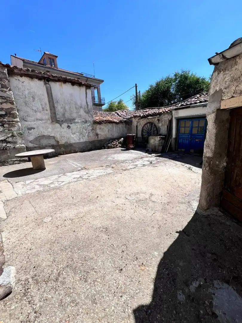 Exterior view of Houses for sale in Santa María del Cubillo  with Private garden