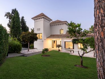 Casa con piscina in vendita a Nueva Andalucía