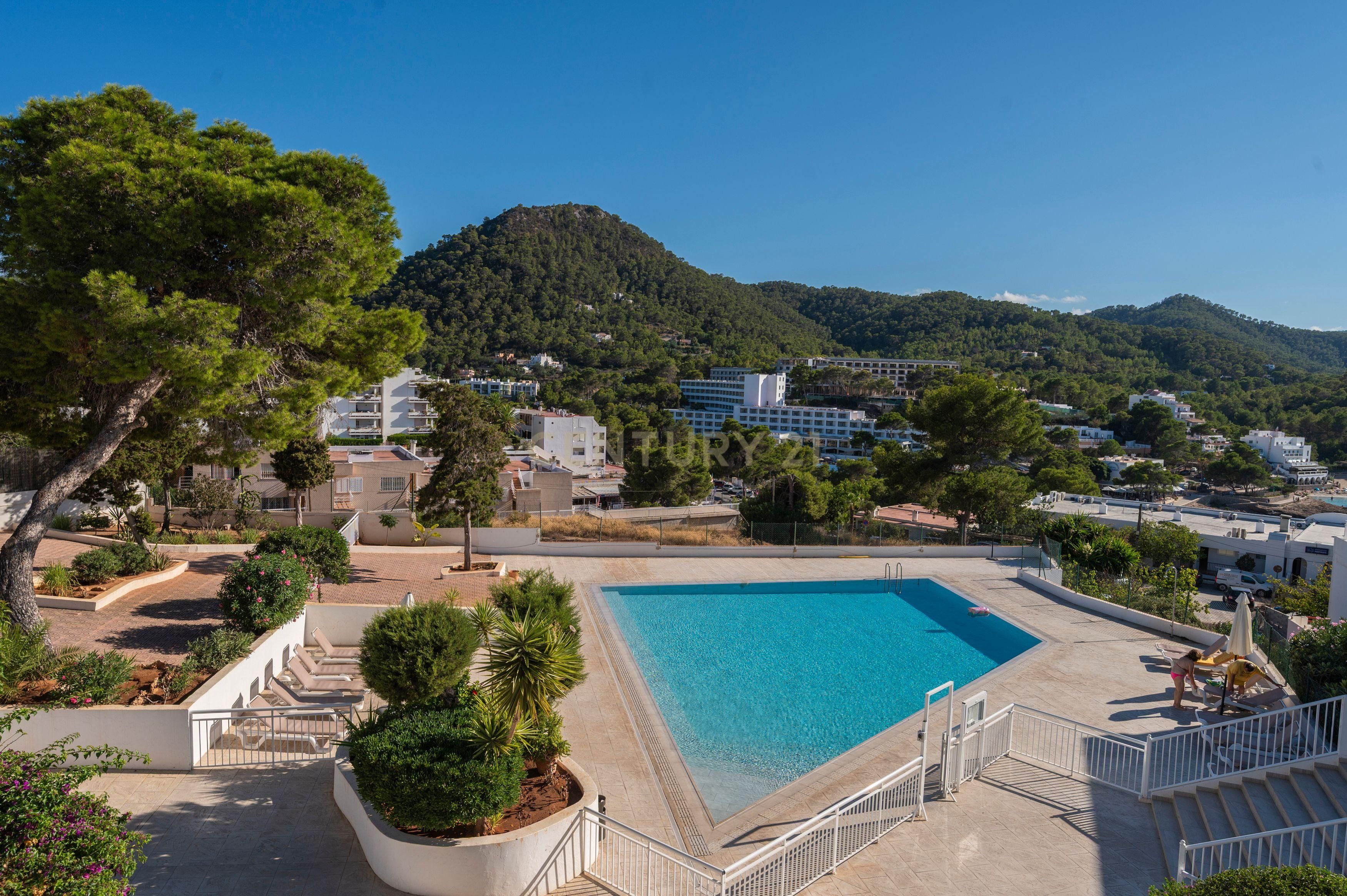 Piscina de Estudio en venta en Sant Joan de Labritja con Piscina y Balcón