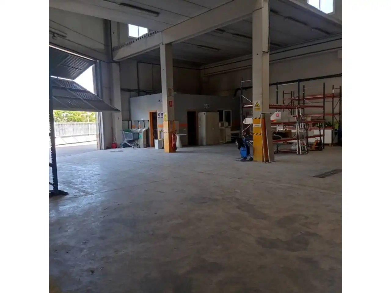 Nave industrial de alquiler en Barberà del Vallès