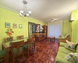 Sala d'estar de Pis en venda en  Logroño amb Calefacció, Terrassa i Moblat