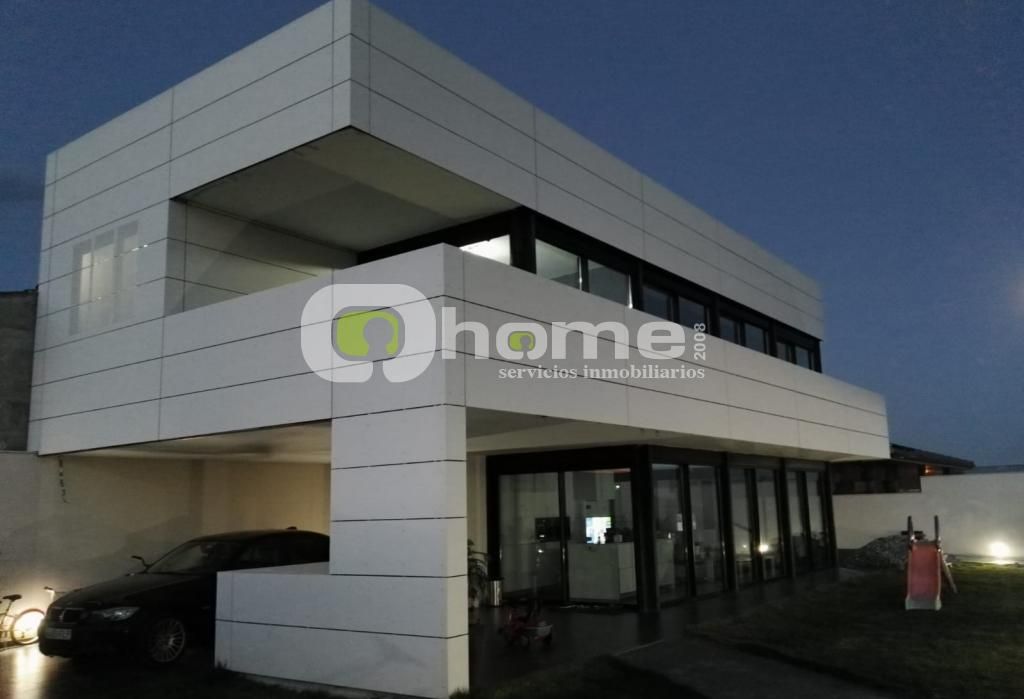 Exterior view of House or chalet for sale in Roales  with Terrace, Swimming Pool and Furnished