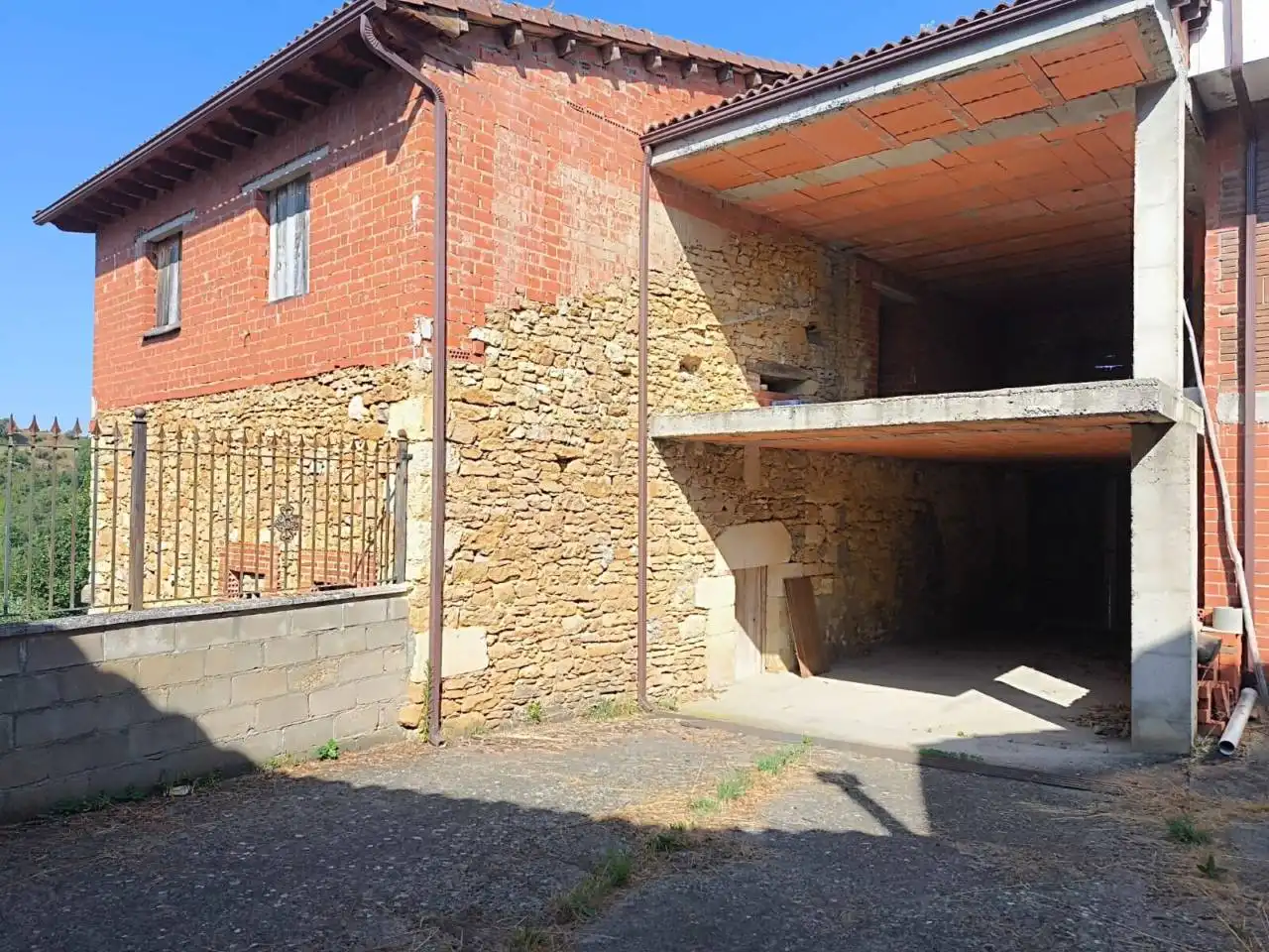 Vista exterior de Casa o chalet en venta en Vegaquemada con Calefacción y Jardín privado