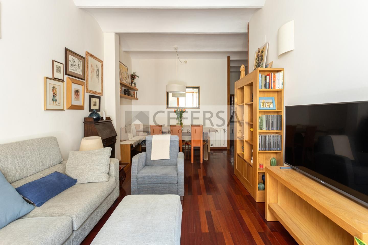 Sala d'estar de Casa o xalet en venda en  Barcelona Capital amb Calefacció, Parquet i Terrassa