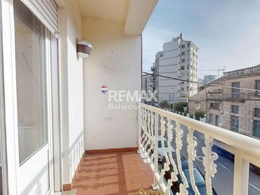 Flat with balcony for sale in Avenida da Atlántida