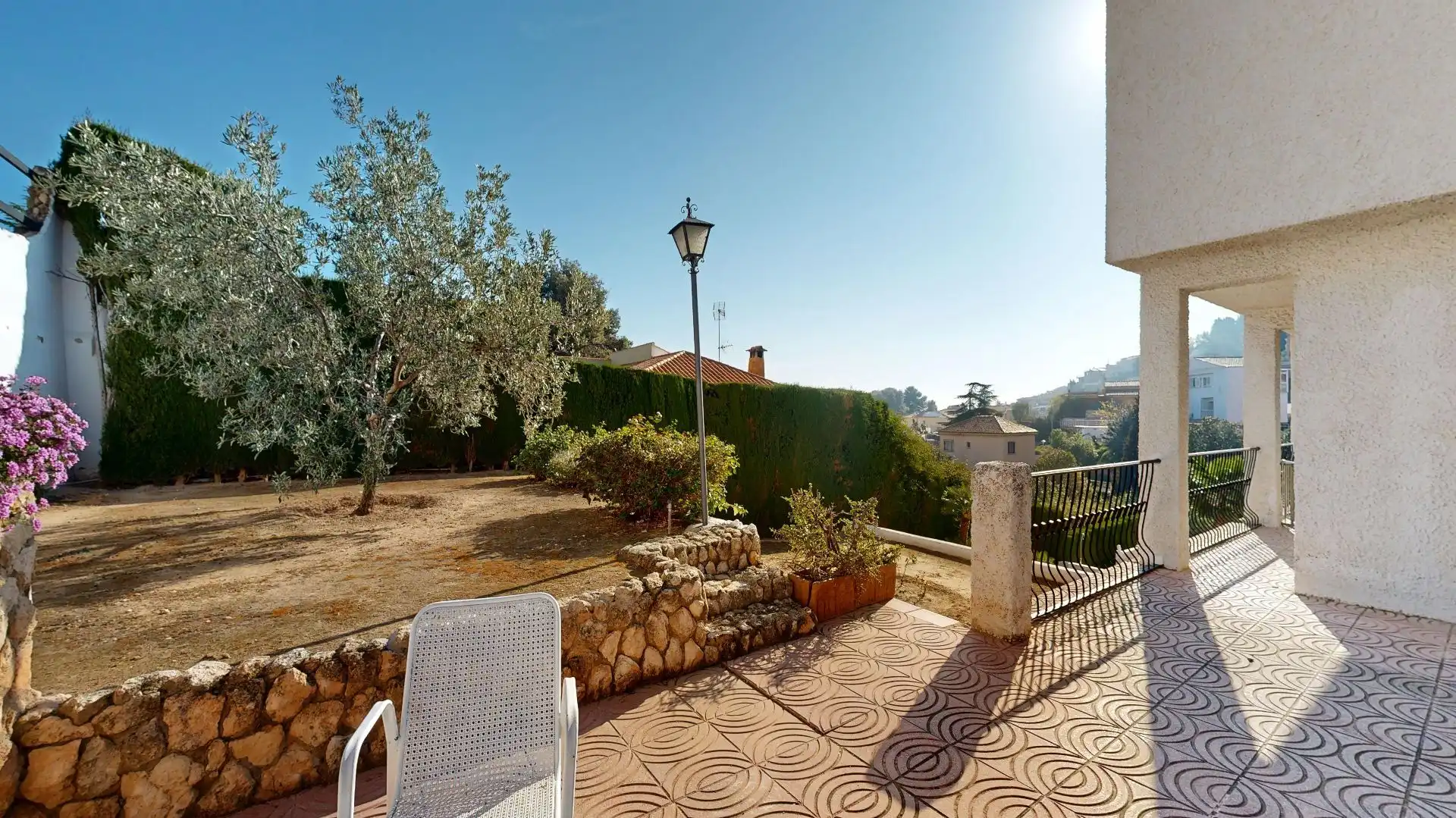 Terrasse von Haus oder Chalet zum Verkauf in Chiva mit Privatgarten und Abstellraum