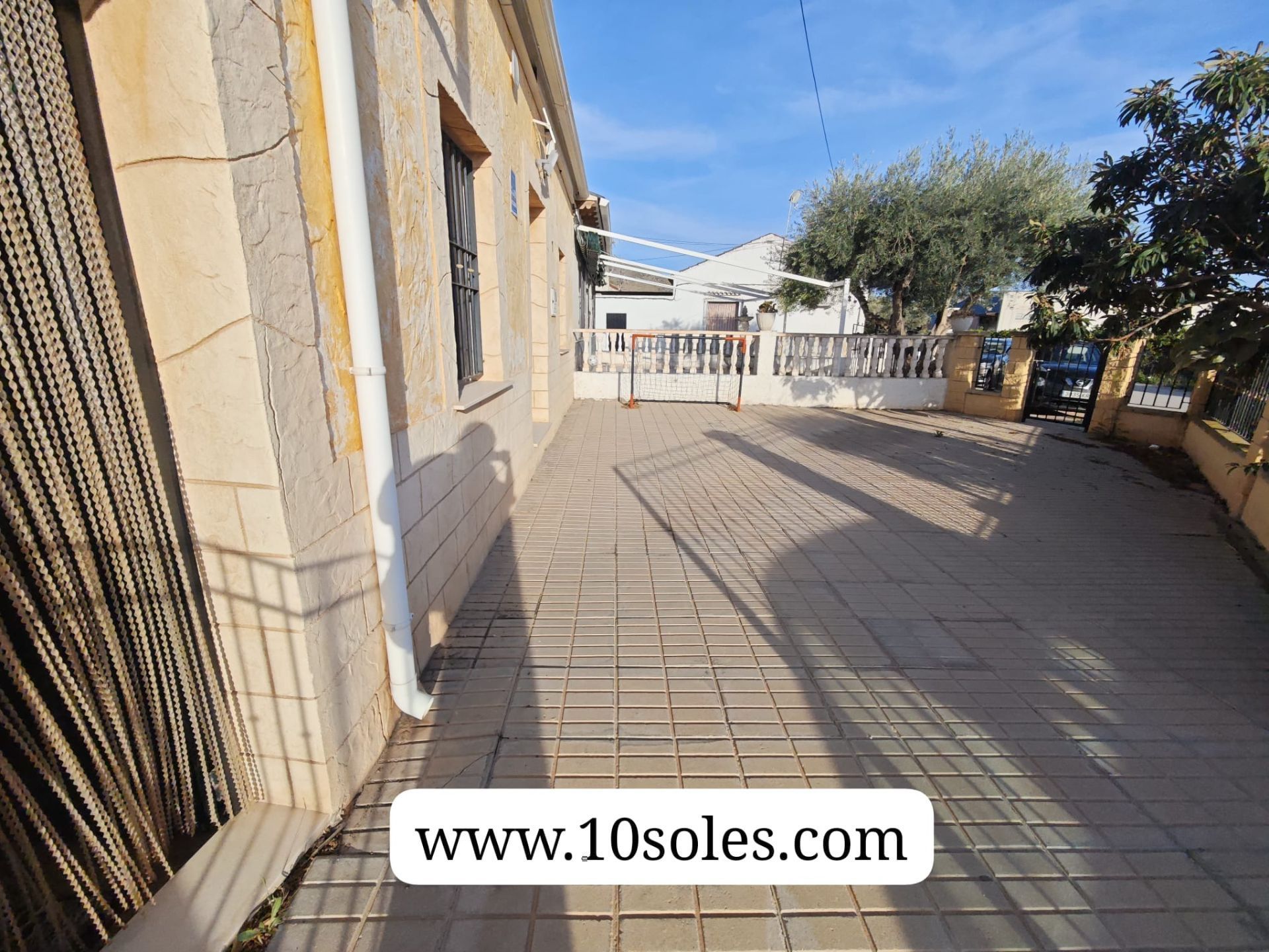 Exterior view of Single-family semi-detached for sale in Orihuela  with Air Conditioner, Terrace and Storage room