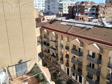 Pis amb balcó en venda a Casco Antiguo