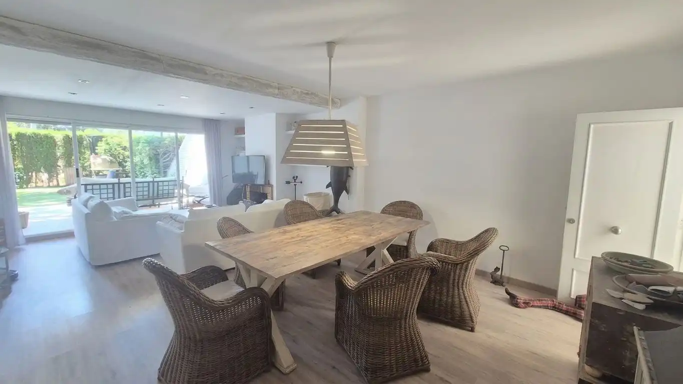 Menjador de Apartament en venda en Pals amb Calefacció, Jardí privat i Piscina