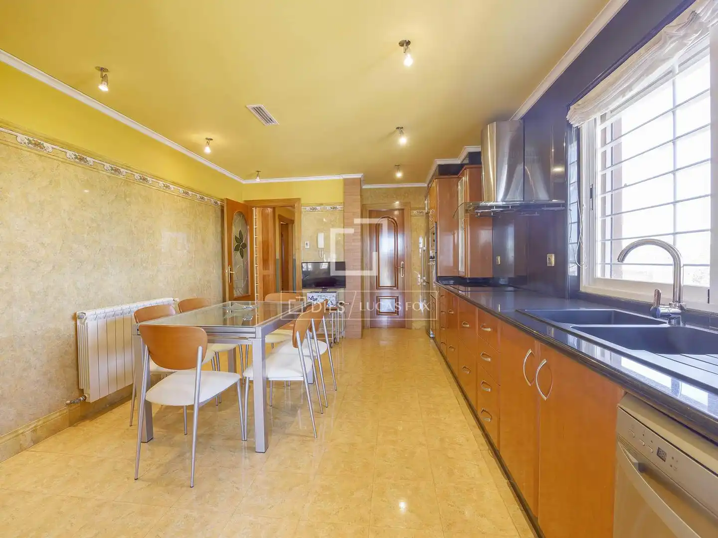 Villa mit Pool zum Verkauf in Montserrat, imagen 37