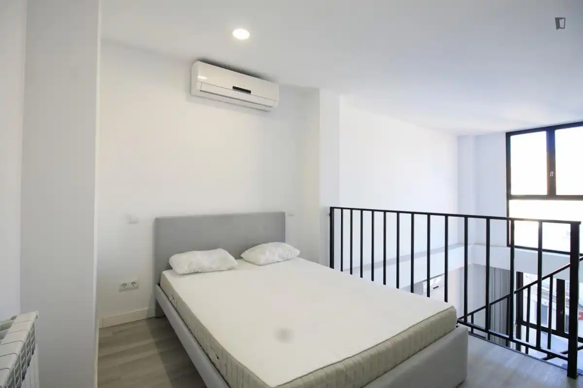 Study for rent in Almendrales