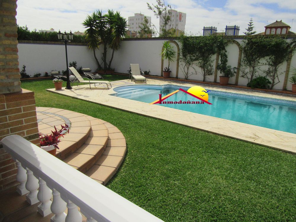 Piscina de Casa o xalet en venda en Almonte amb Calefacció, Terrassa i Piscina