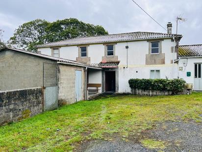 Vista exterior de Casa o xalet en venda en Aranga amb Calefacció, Jardí privat i Traster