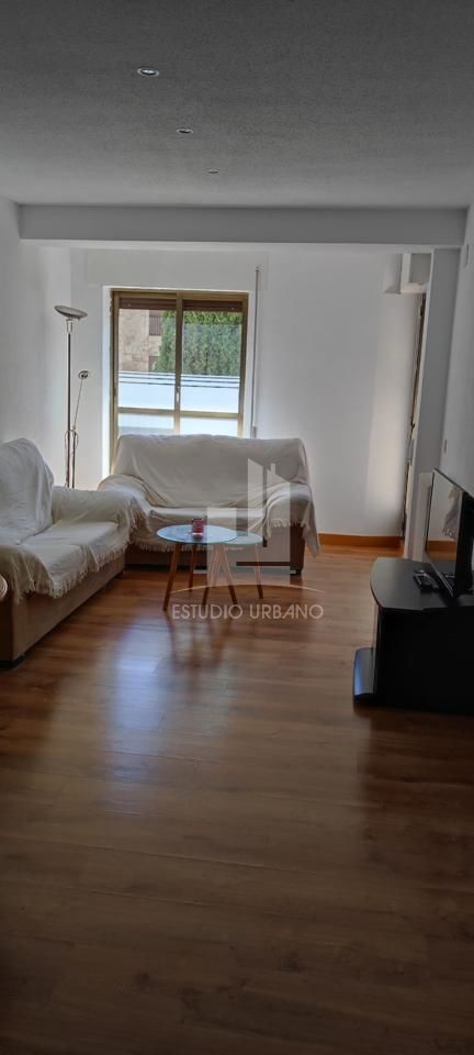 Living room of Flat for sale in Salamanca Capital  with Heating, Balcony and Internet