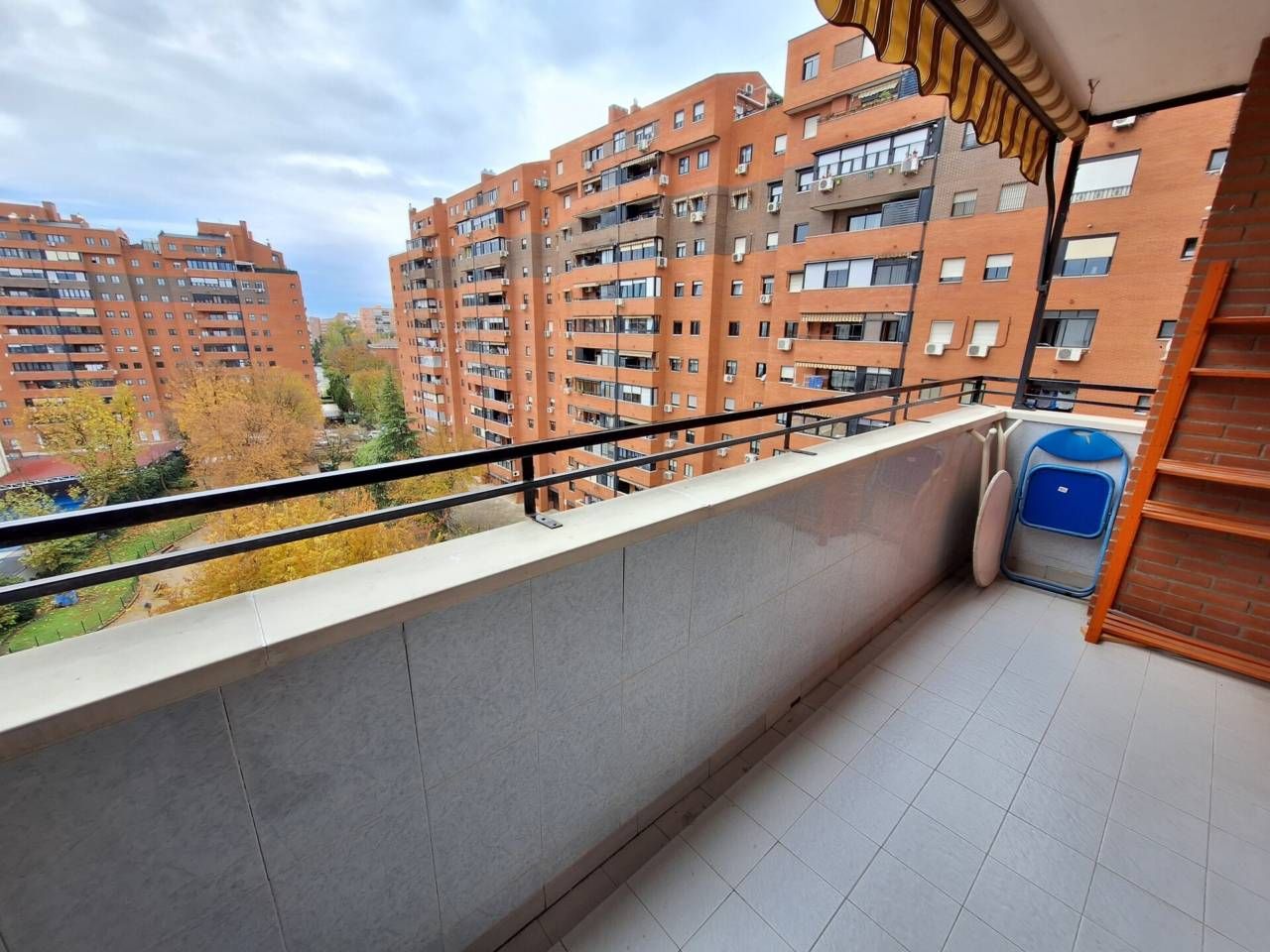 Vista exterior de Pis en venda en Fuenlabrada amb Calefacció i Terrassa