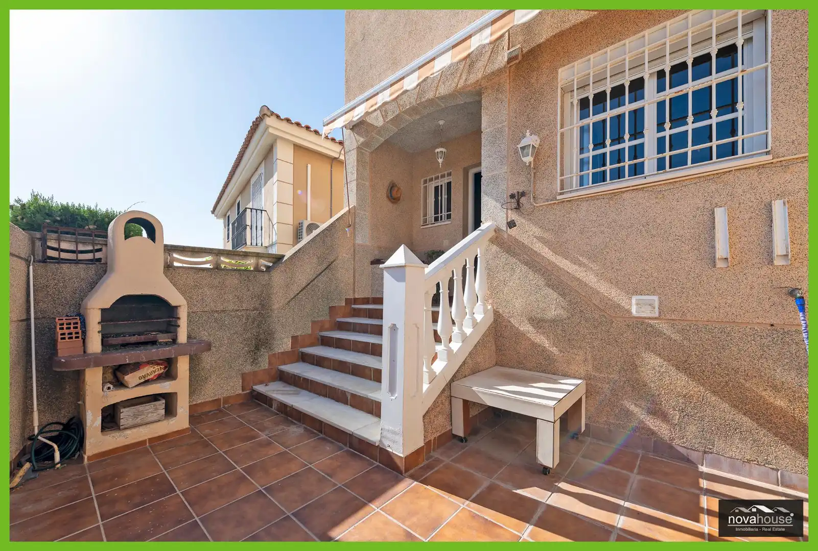 Terrasse von Einfamilien-Reihenhaus zum Verkauf in Rincón de la Victoria mit Klimaanlage, Terrasse und Abstellraum