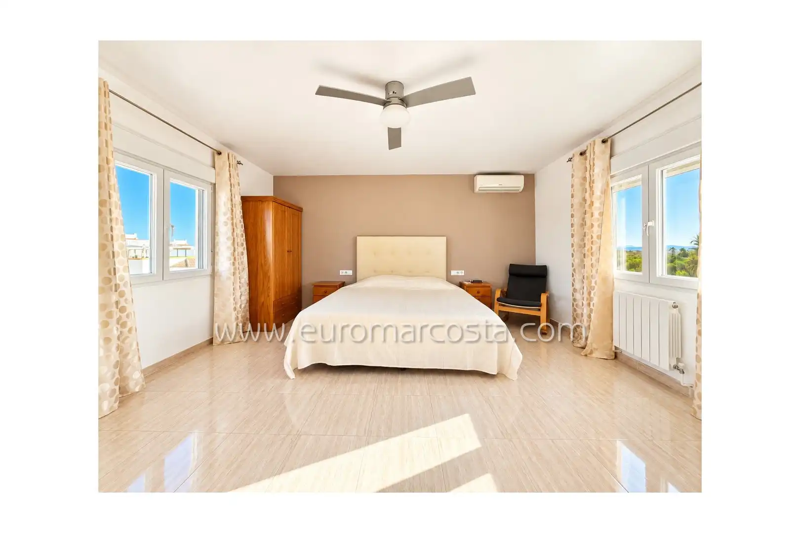 Chalet con piscina en venta en Calle Helsinki, imagen 18