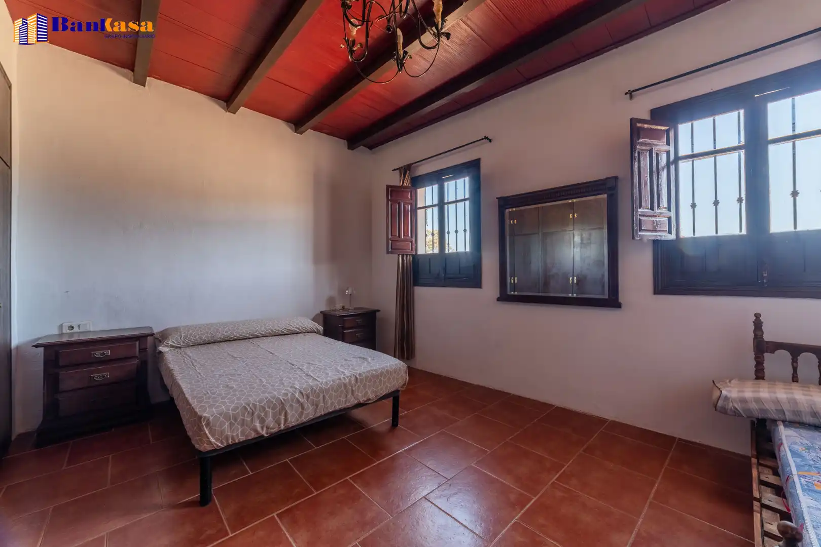 Habitación de Finca rústica en venta en Antequera con Jardín privado, Piscina y Amueblado