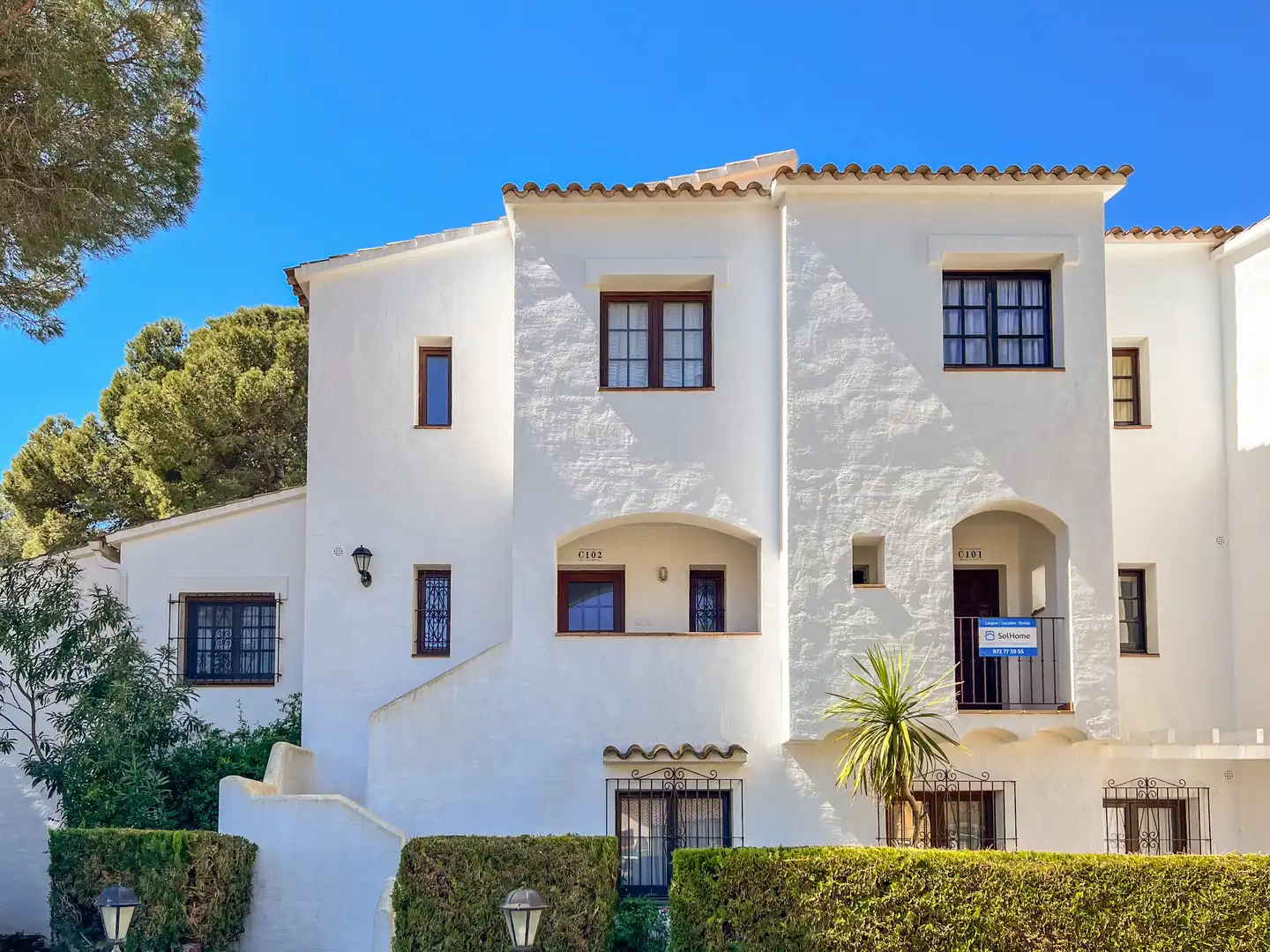 Vista exterior de Dúplex en venda en L'Escala amb Aire condicionat, Calefacció i Jardí privat