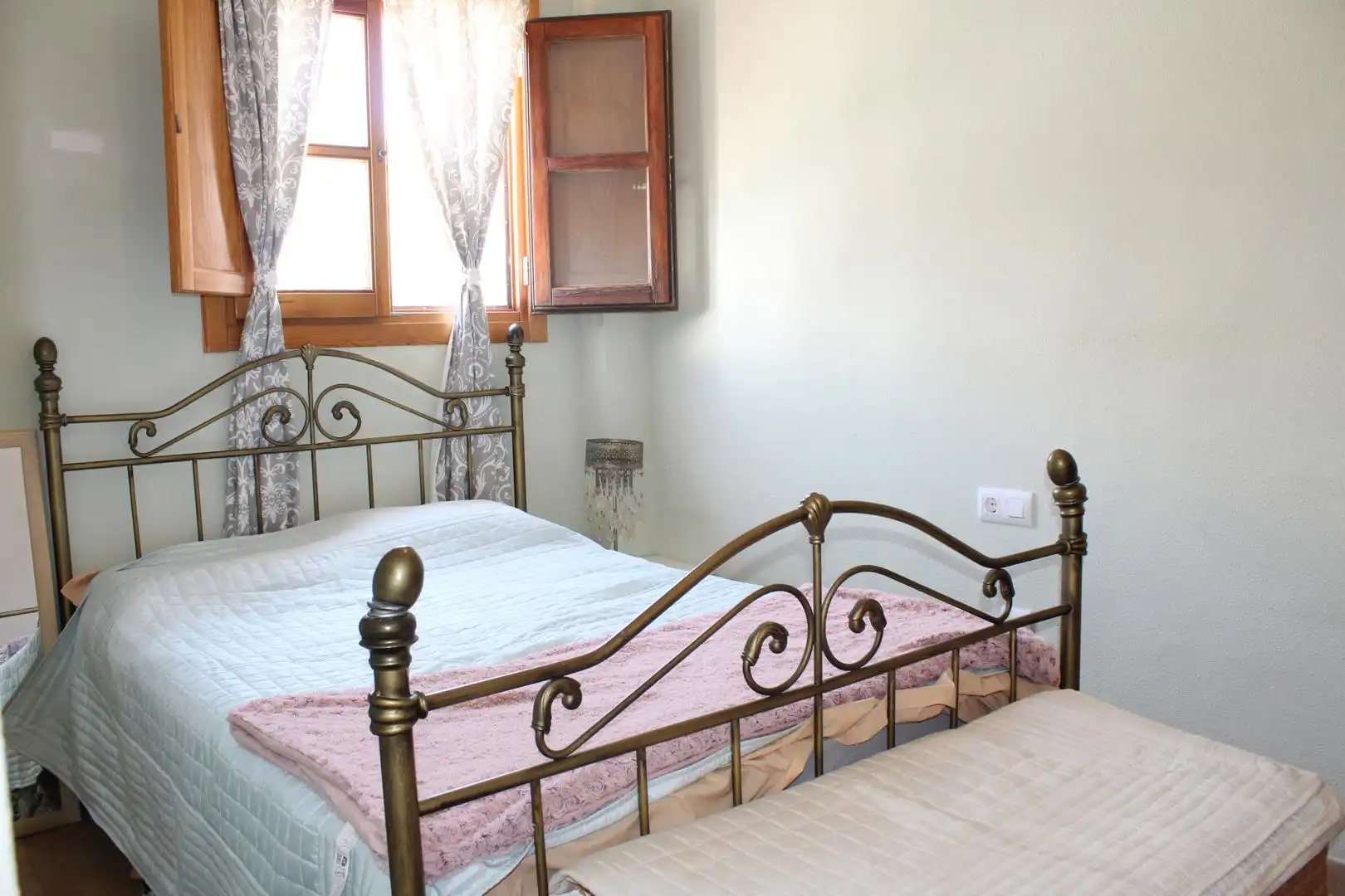Habitación de Casa adosada en venta en Enix con Aire acondicionado, Calefacción y Jardín privado