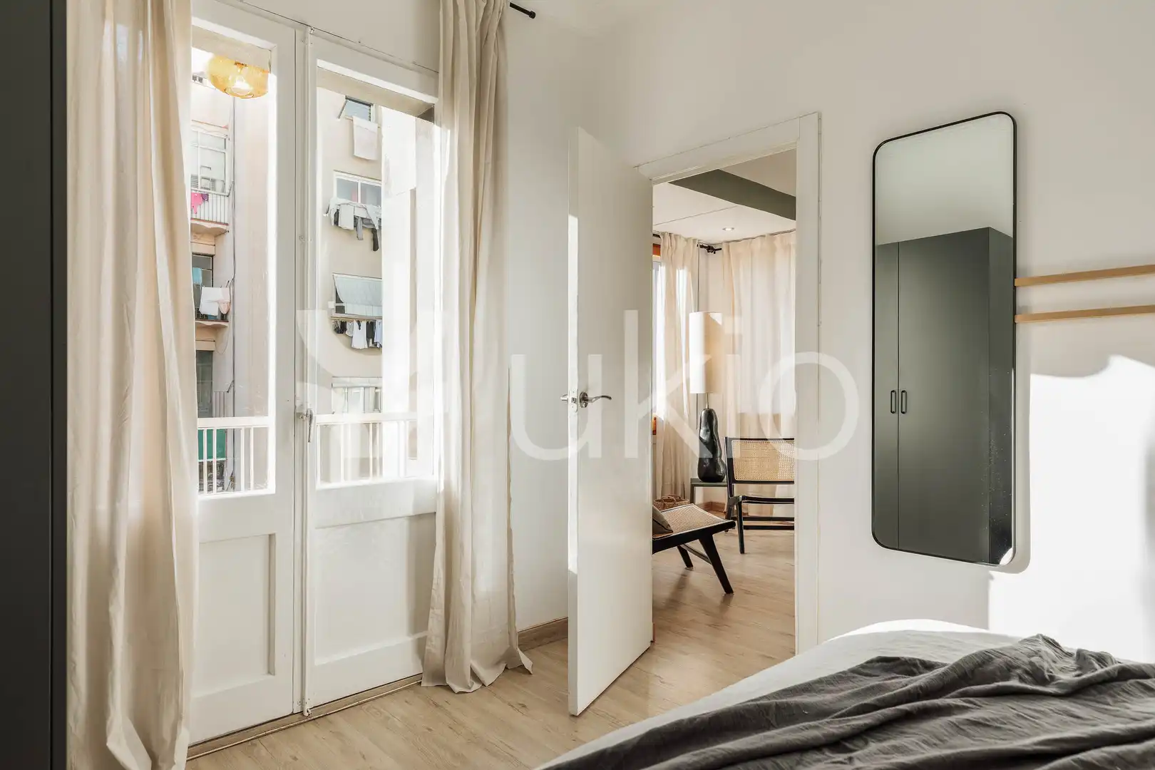Dormitori de Apartament de lloguer en Barcelona amb Aire condicionat, Calefacció i Moblat