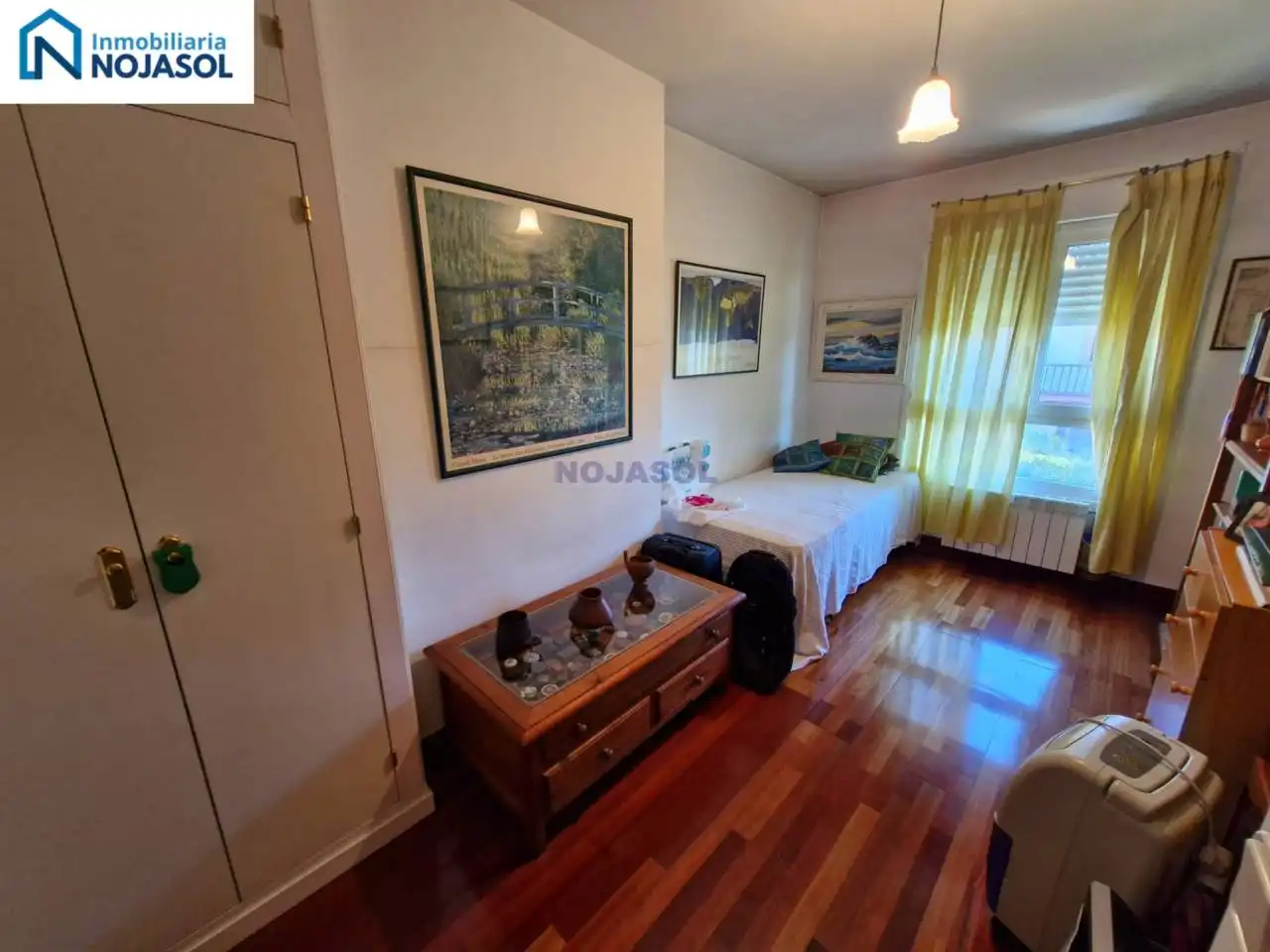 Dormitori de Casa adosada en venda en Escalante amb Calefacció, Jardí privat i Parquet