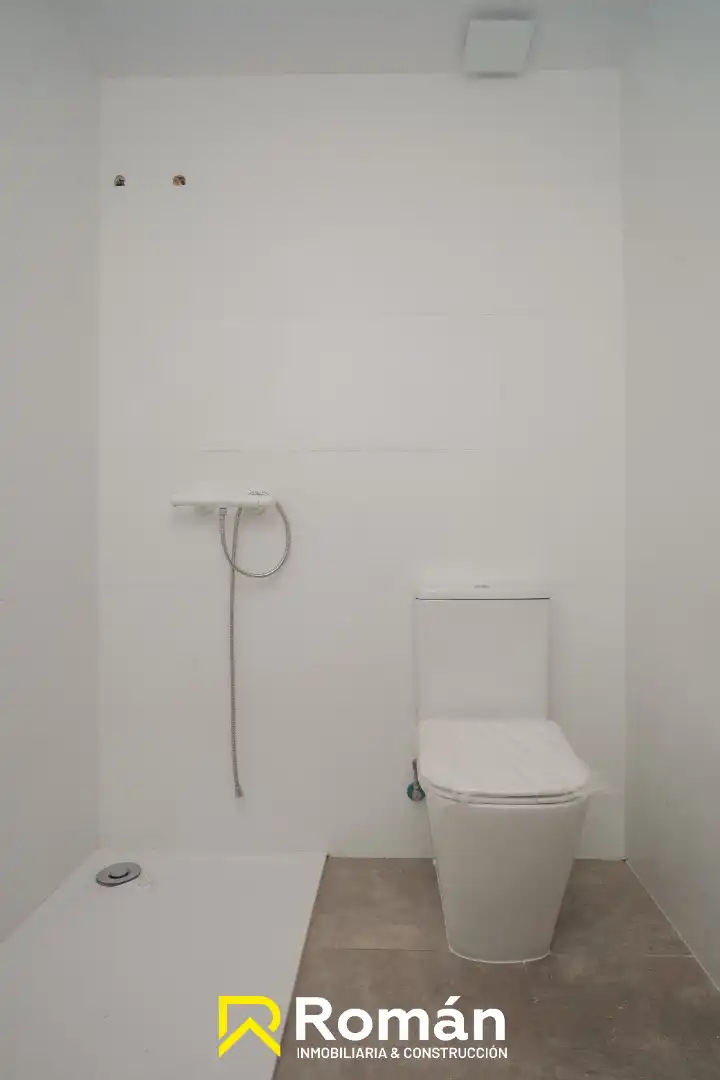 Baño de Piso en venta en Aranguren con Aire acondicionado, Calefacción y Terraza