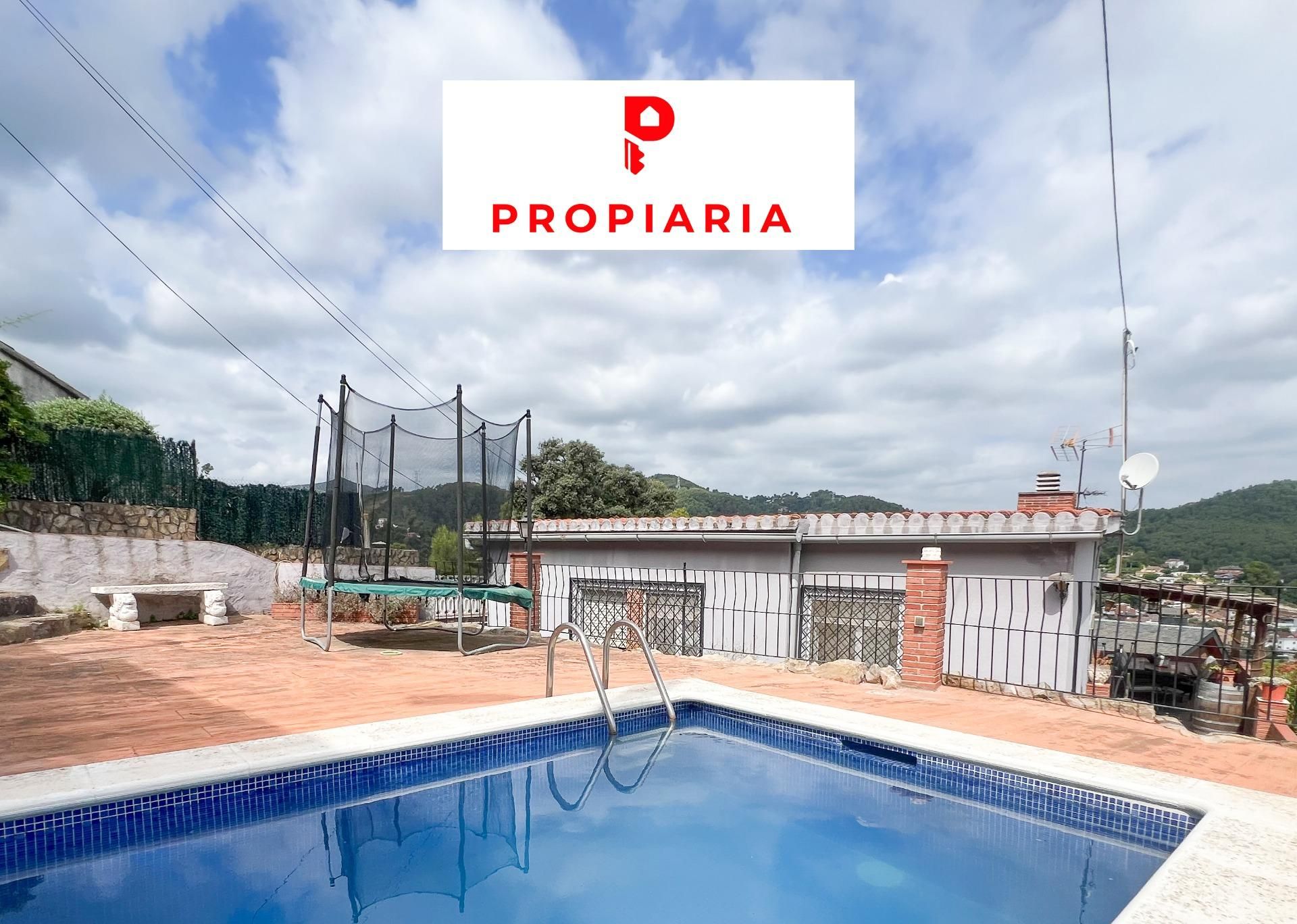 Piscina de Casa o chalet en venta en Sant Vicenç Dels Horts con Aire acondicionado, Calefacción y Jardín privado