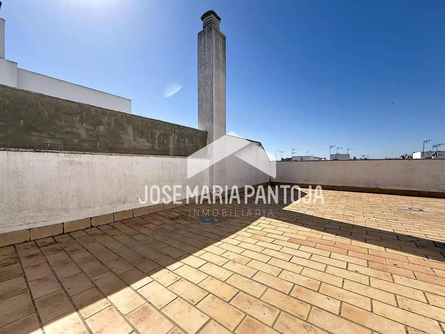 Terrace of Flat for sale in Arcos de la Frontera  with Air Conditioner, Heating and Storage room