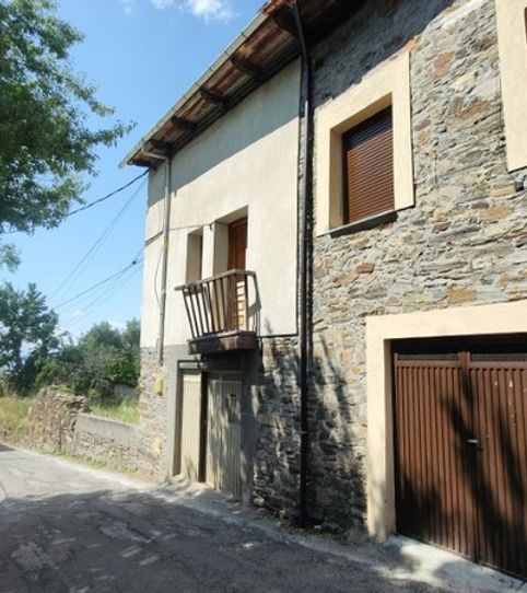 Foto 2 de Casa adosada en venta en Calle San Juan, Área Rural Sur, Ponferrada