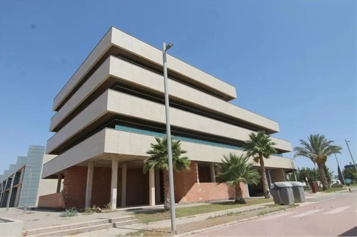 Local comercial en venda a Calle 1 P.P.los Leones, imagen 3