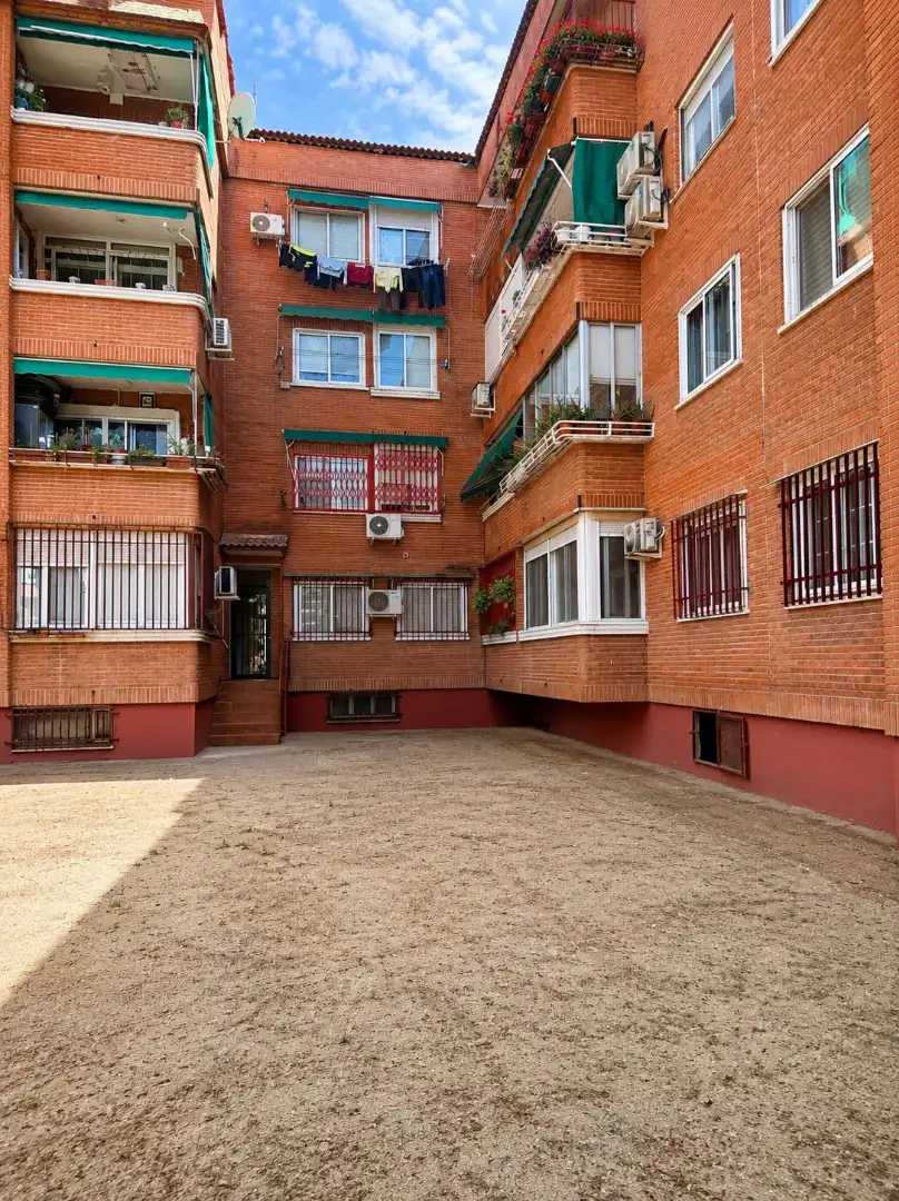 Exterior view of Flat for sale in Mejorada del Campo  with Air Conditioner, Heating and Terrace