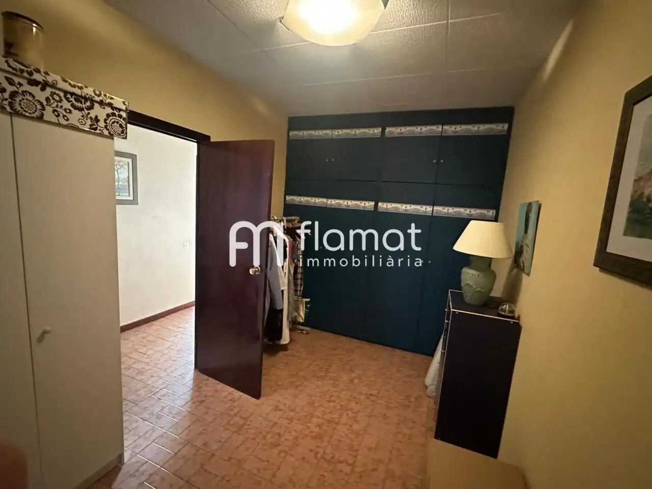 Habitación de Edificio en venta en Santa Coloma de Gramenet