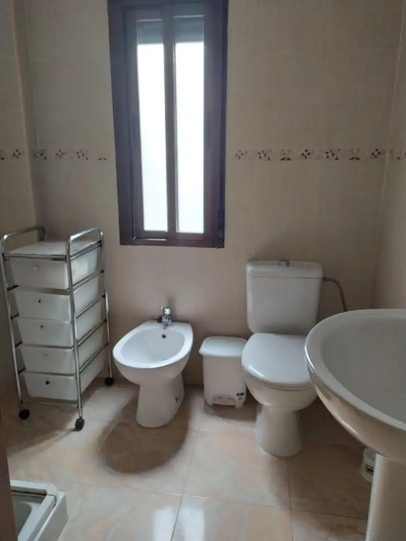Room in Calle Felipe II, Ciudad Jardín - Zoco