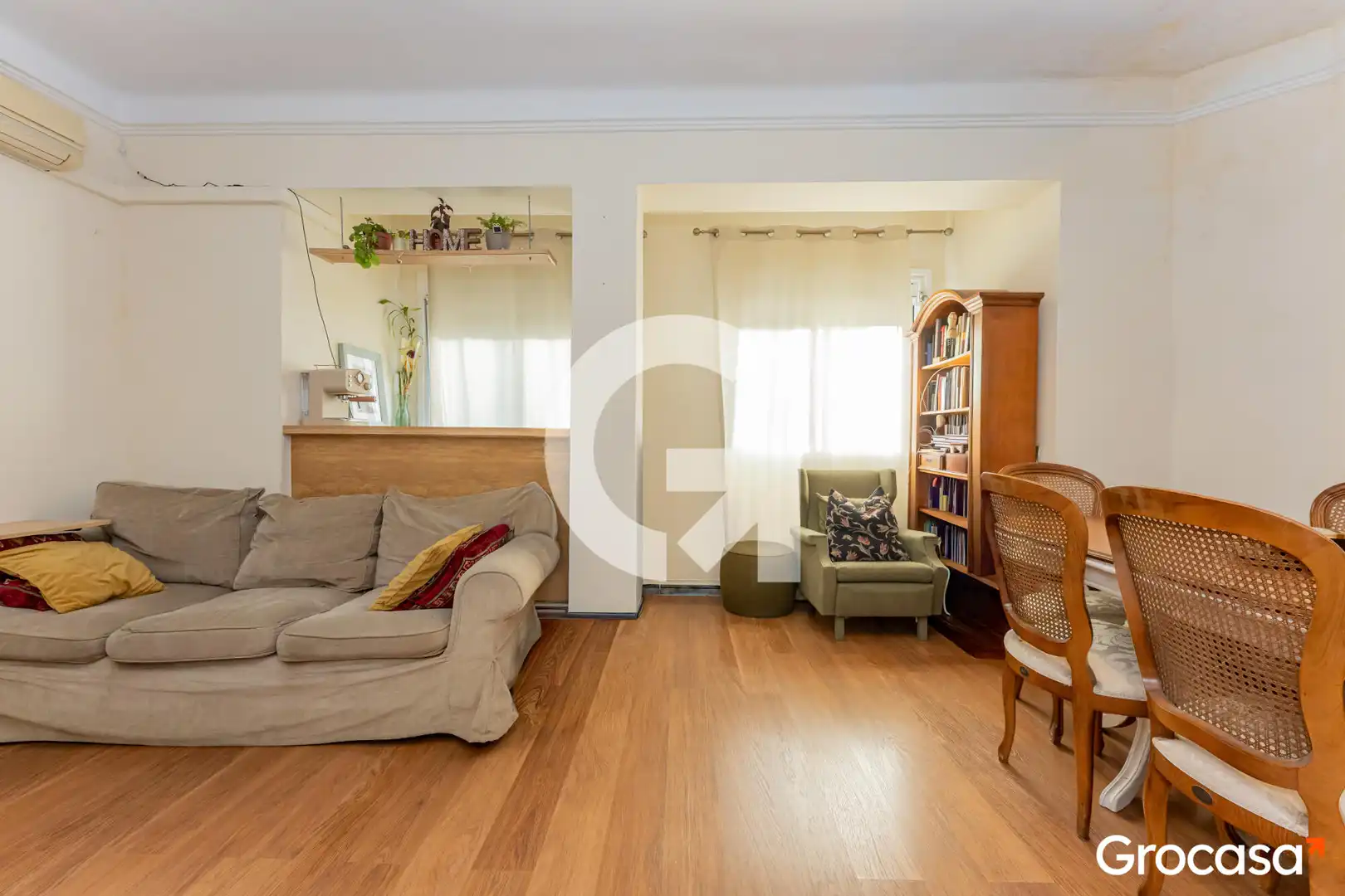 Living room of Flat for sale in Cornellà de Llobregat  with Air Conditioner