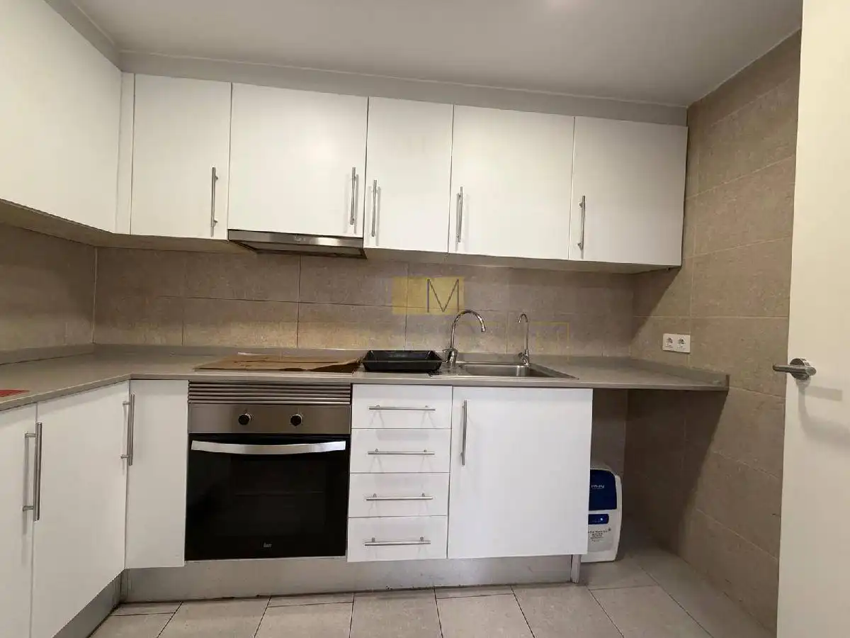 Kitchen of Flat for sale in Vilanova i la Geltrú  with Air Conditioner and Balcony