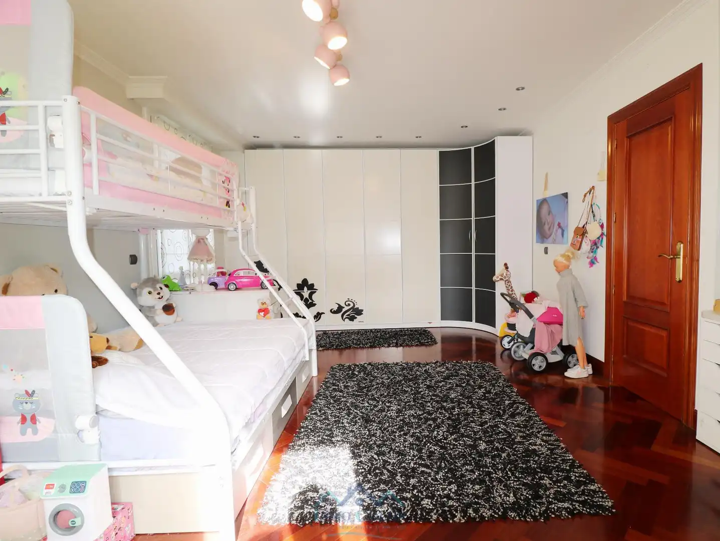 Bedroom of Duplexes for sale in Irun   with Heating, Terrace and Balcony