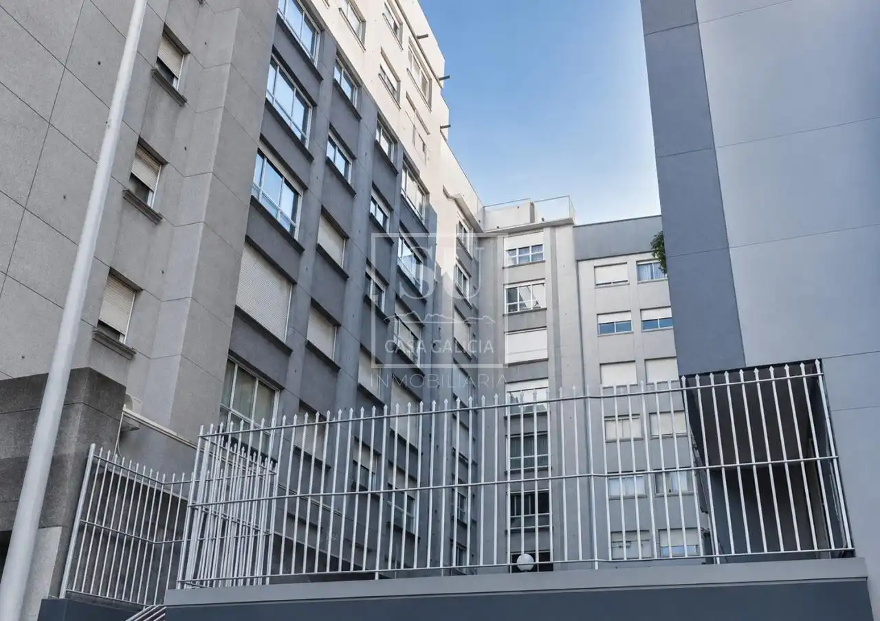 Vista exterior de Pis en venda en Vigo  amb Calefacció i Traster
