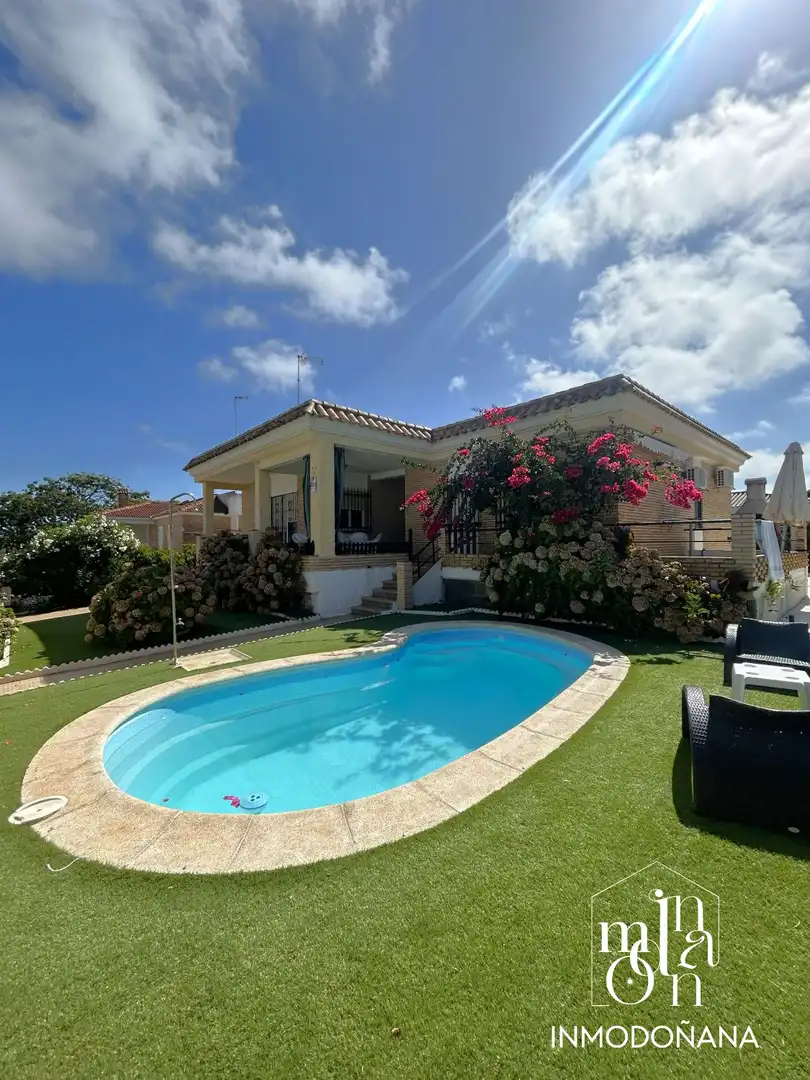 Exterior view of Houses for sale in Almonte  with Air Conditioner, Heating and Private garden
