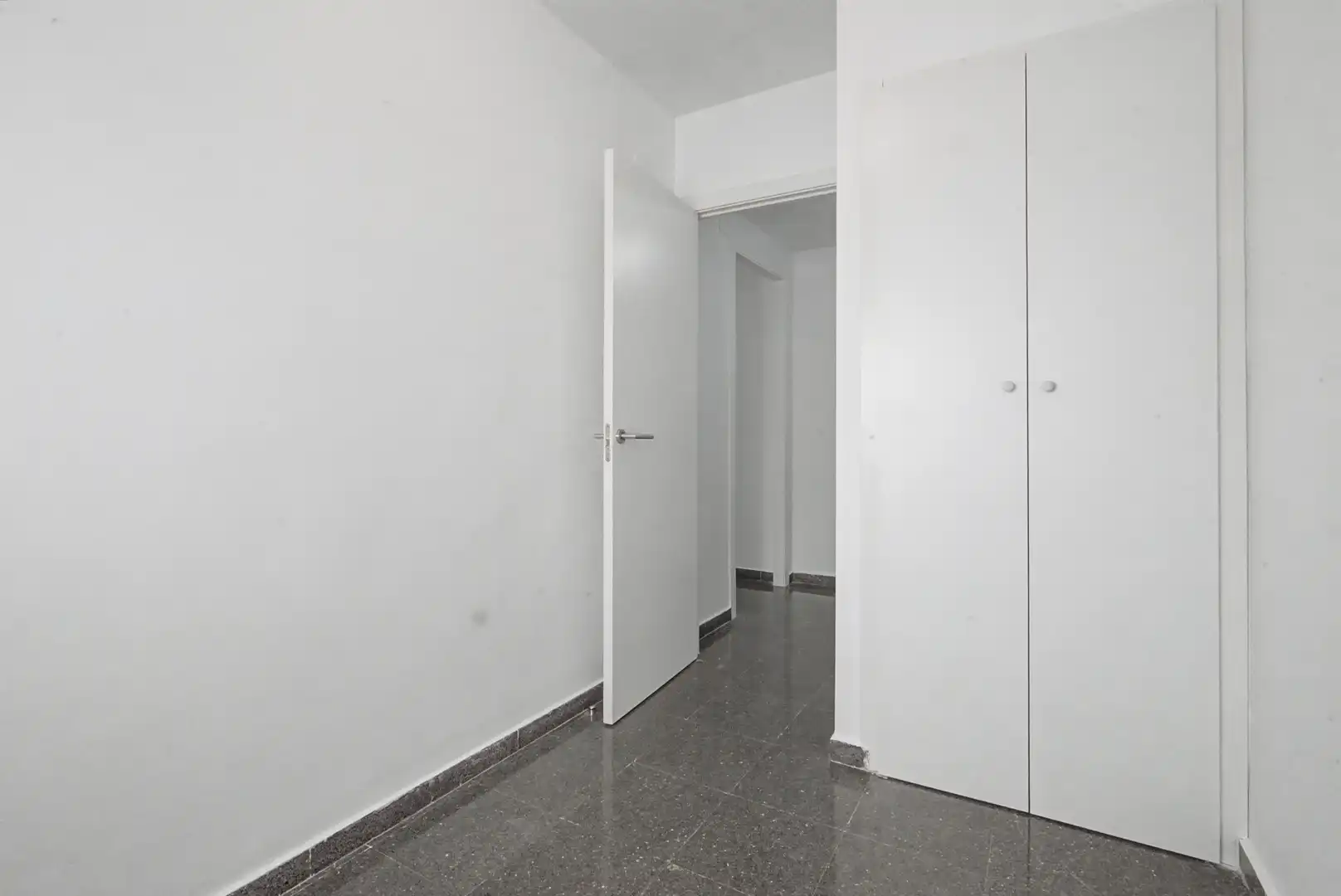 Flat for sale in Valencia  with Air Conditioner and Terrace