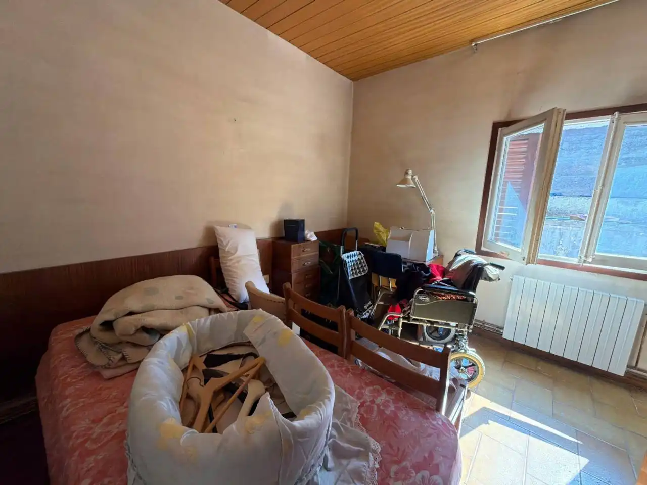 Schlafzimmer von Haus oder Chalet zum Verkauf in Olot mit Klimaanlage, Heizung und Privatgarten