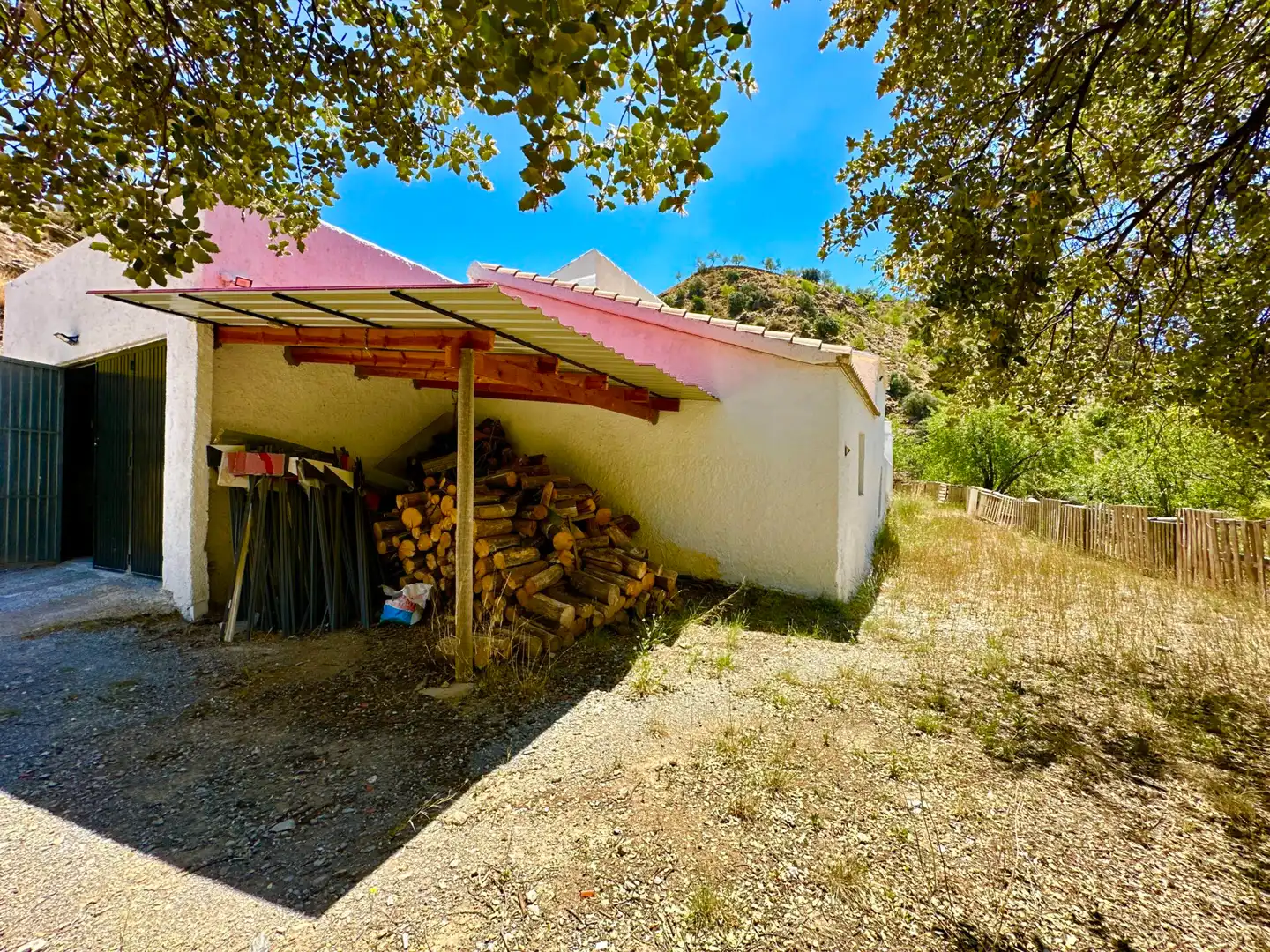 Vista exterior de Finca rústica en venda en Sierro amb Aire condicionat, Calefacció i Jardí privat